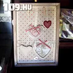 Fa textilkép szívecskékkel